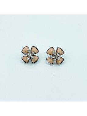 Two earrings in One!!